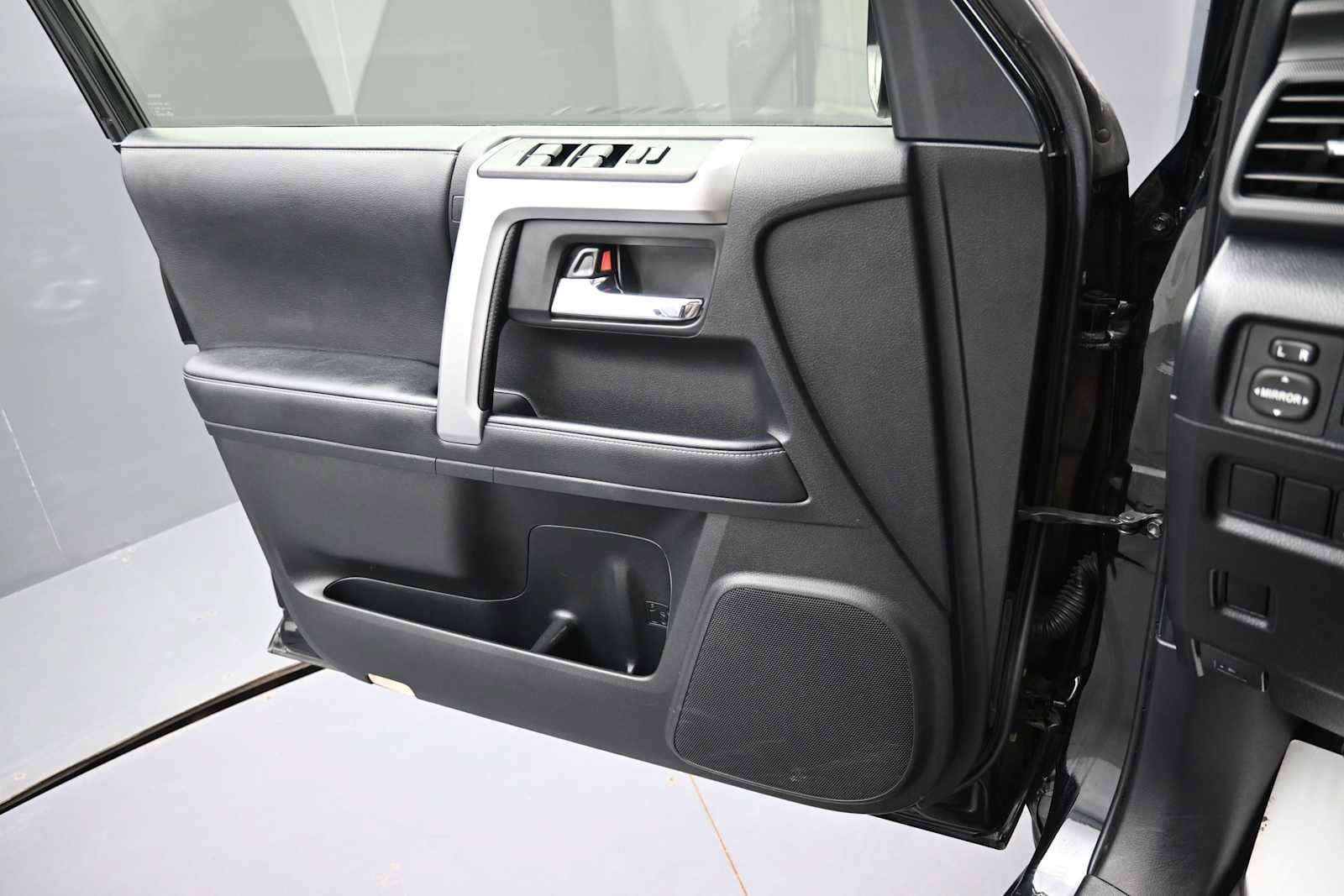 Used 2023 Toyota 4Runner SR5 Premium w/ Moonroof Package AWD/4WD image 10