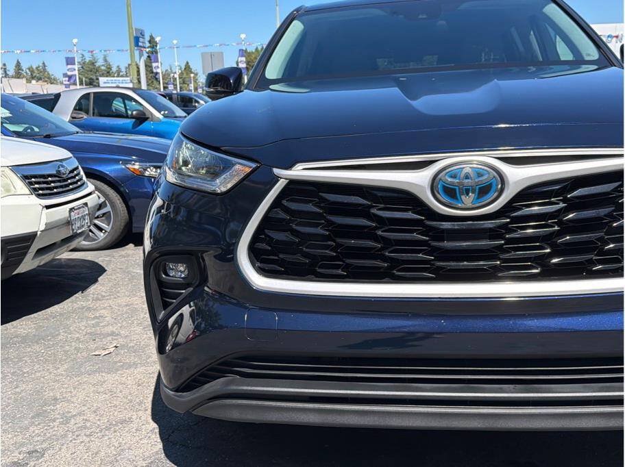 Used 2020 Toyota Highlander LE FWD image 24