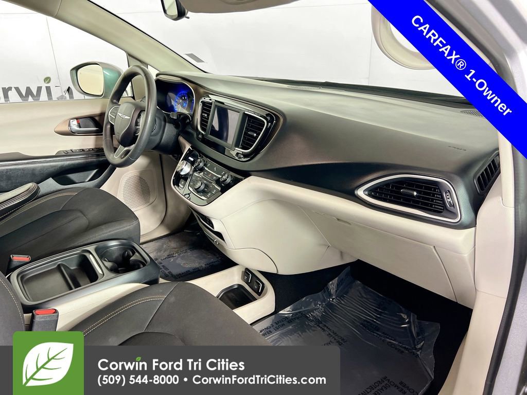 Used 2018 Chrysler Pacifica Touring Plus w/ Tire & Wheel Group image 30