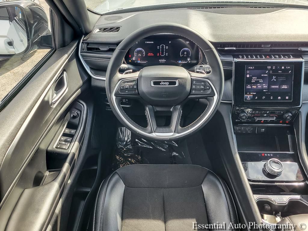 Used 2023 Jeep Grand Cherokee L Laredo AWD/4WD image 19