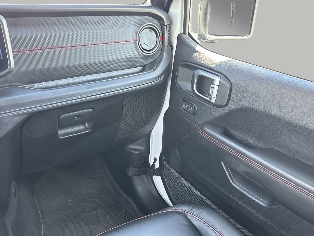 Used 2025 Jeep Wrangler Unlimited Rubicon image 14