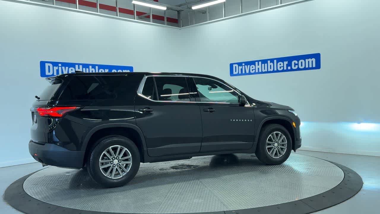 Used 2023 Chevrolet Traverse LS FWD image 3