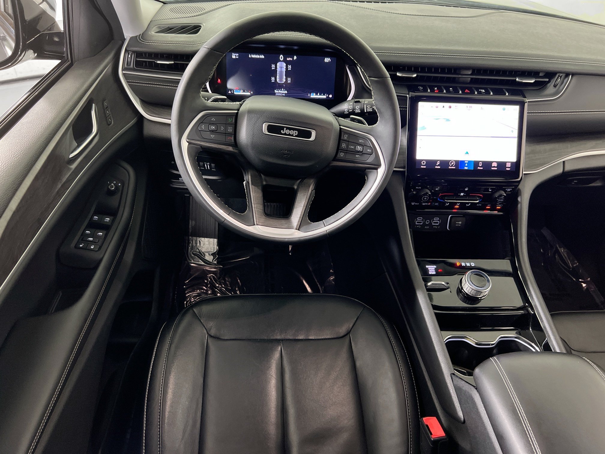 Used 2023 Jeep Grand Cherokee Limited AWD/4WD image 22