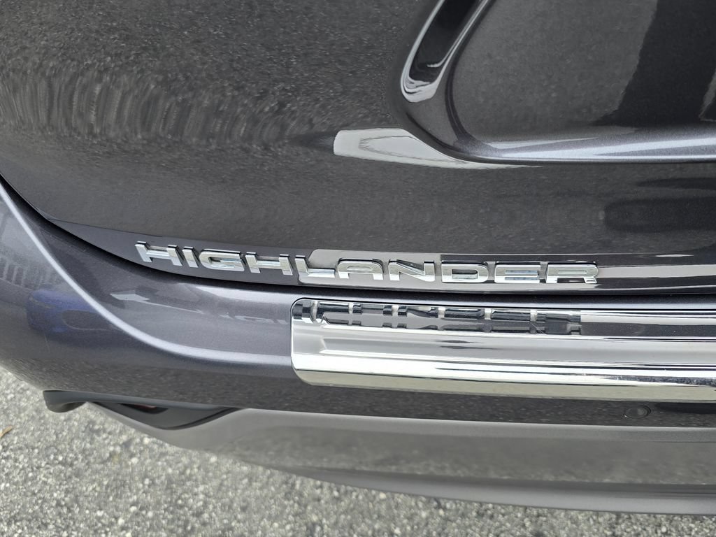 Used 2023 Toyota Highlander Platinum AWD/4WD image 29