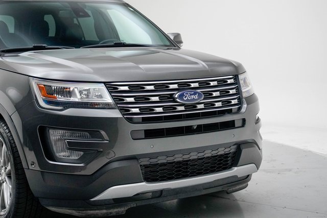 Used 2017 Ford Explorer Limited w/ Equipment Group 301A image 12