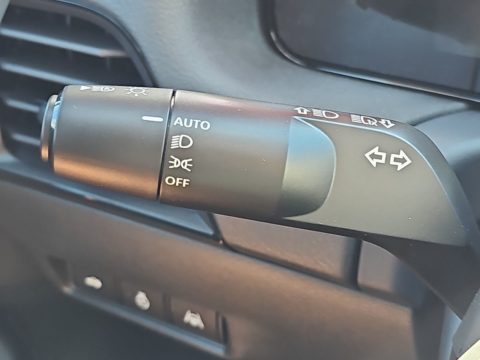 New 2027 Nissan Sentra SR w/ SR Premium Package FWD image 35