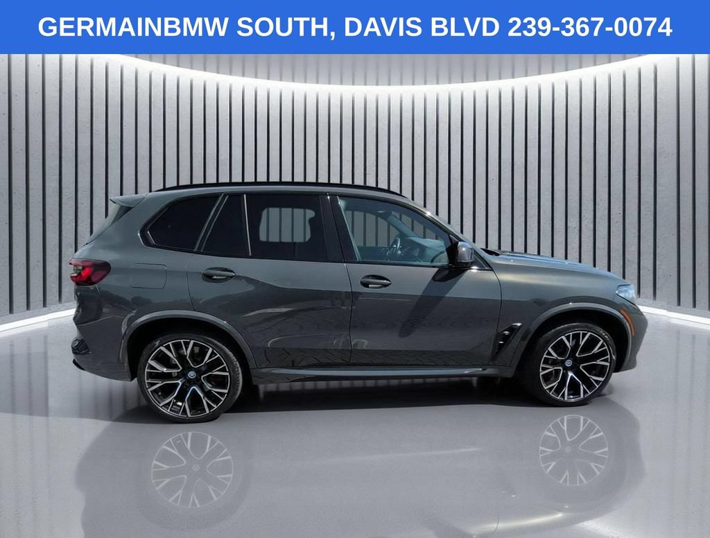 Used 2022 BMW X5 M w/ Competition Package 2 AWD/4WD image 4