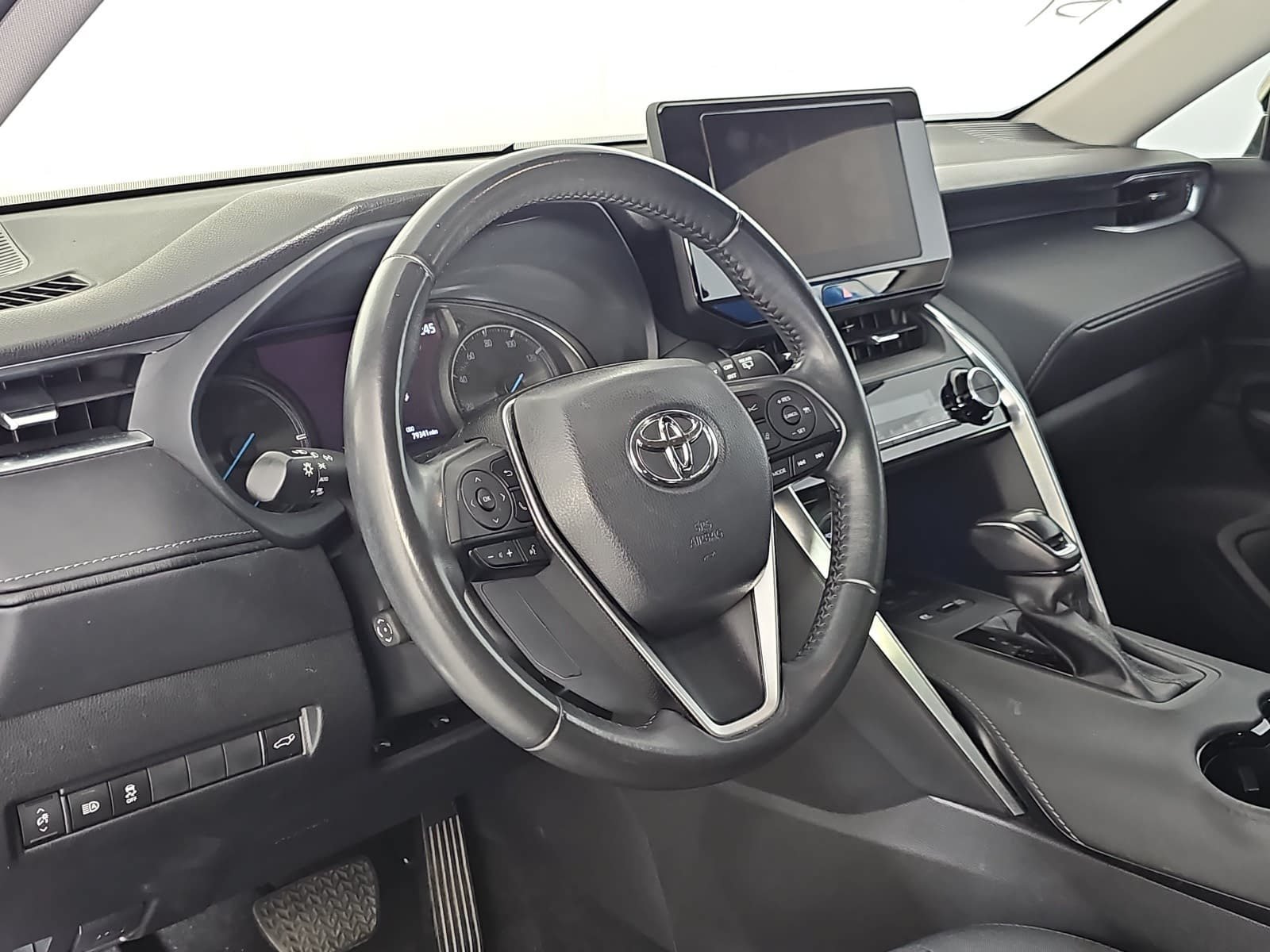 Used 2023 Toyota Venza LE AWD/4WD image 15