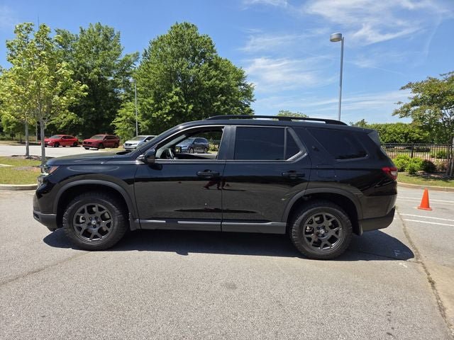 Used 2025 Honda Pilot TrailSport video 3
