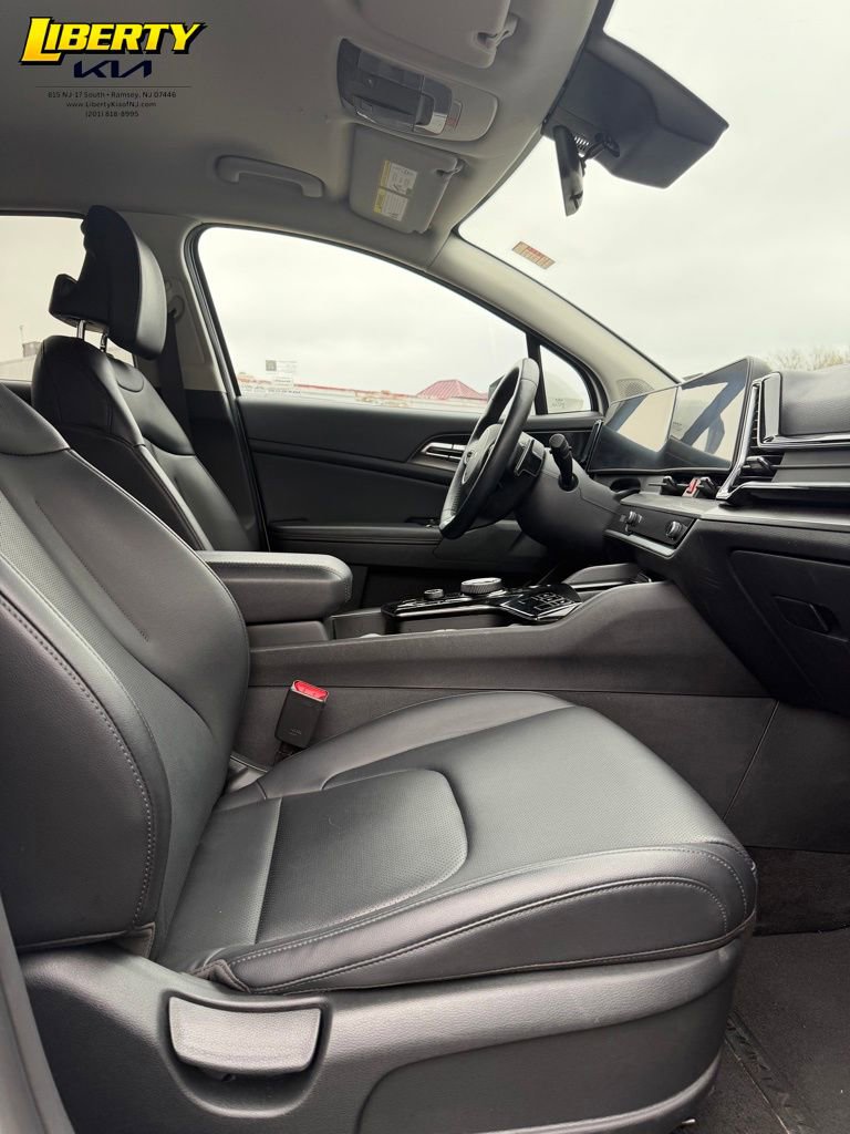Used 2023 Kia Sportage EX image 9