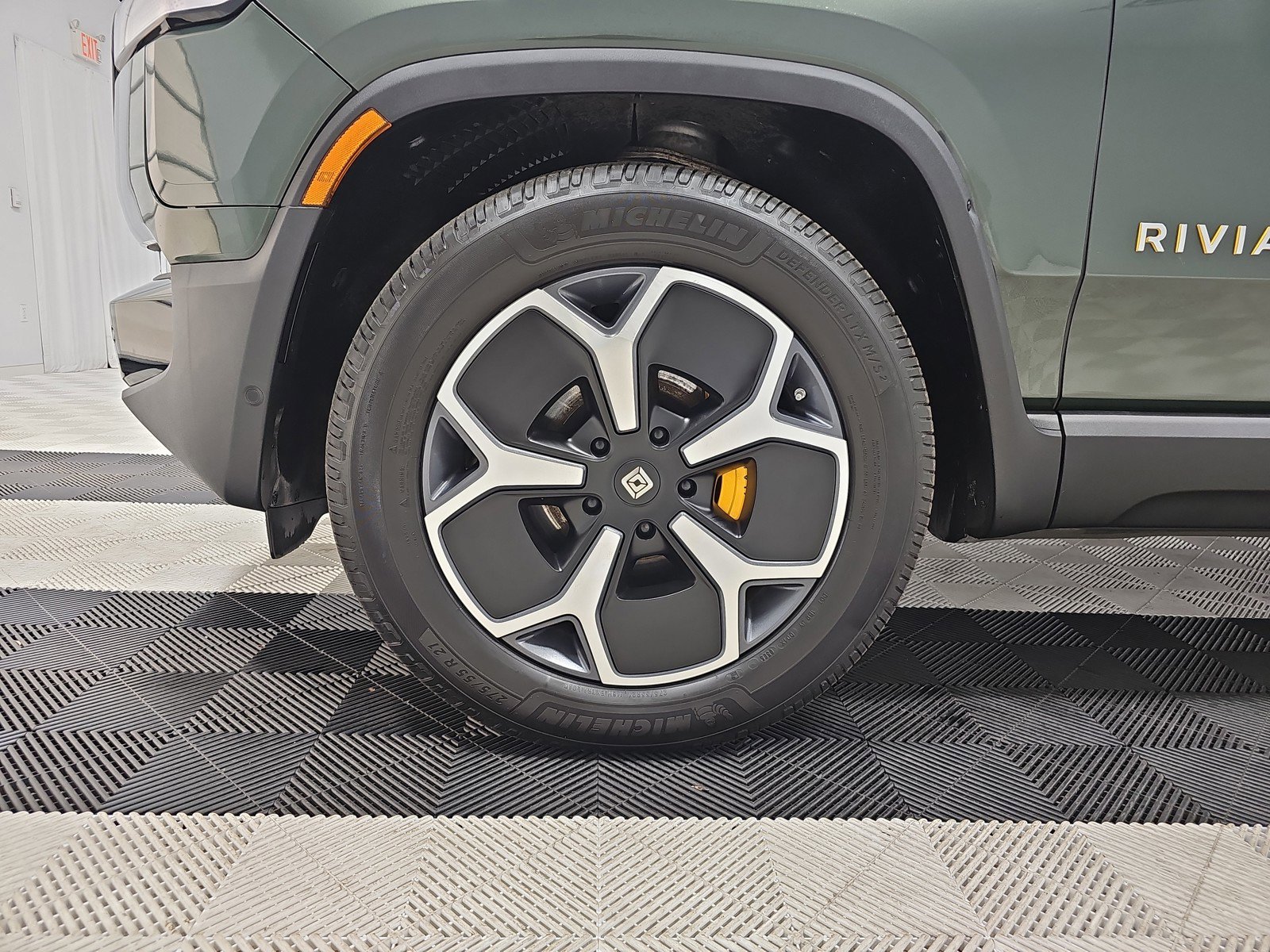 Used 2022 Rivian R1T Adventure image 9