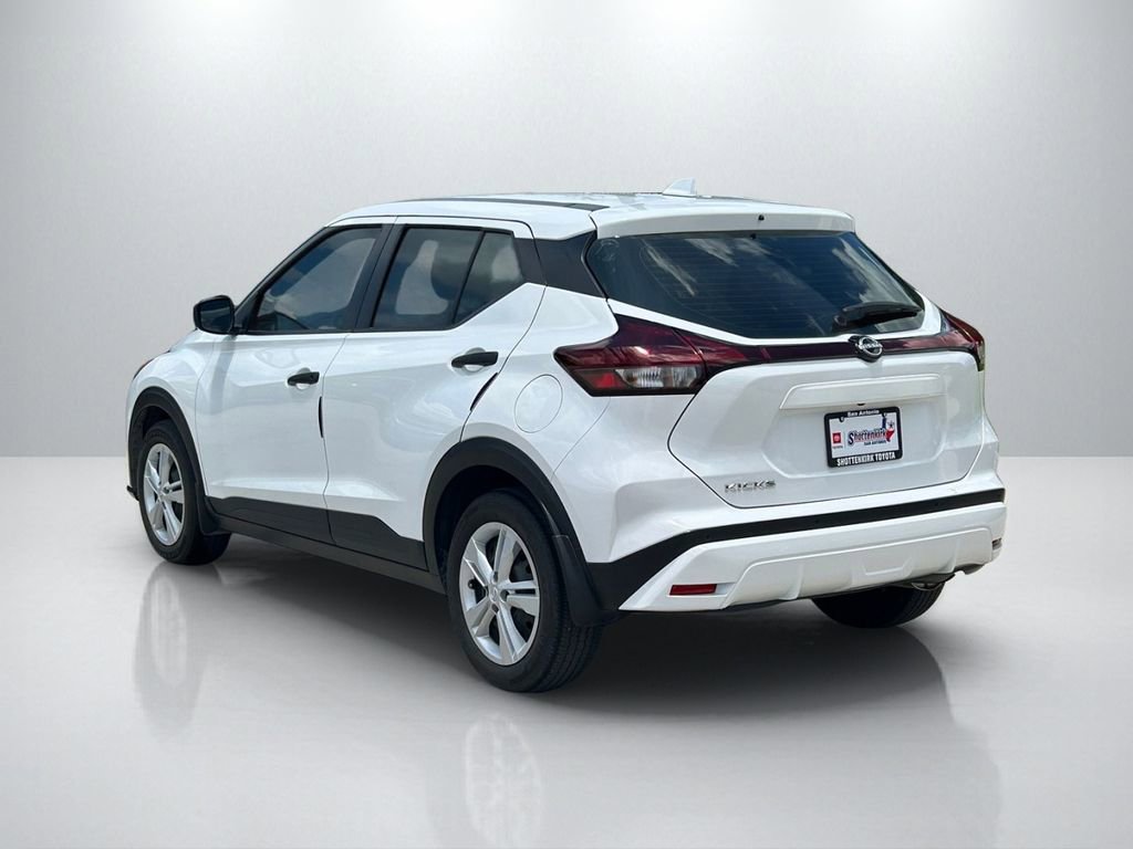 Used 2023 Nissan Kicks S FWD image 7
