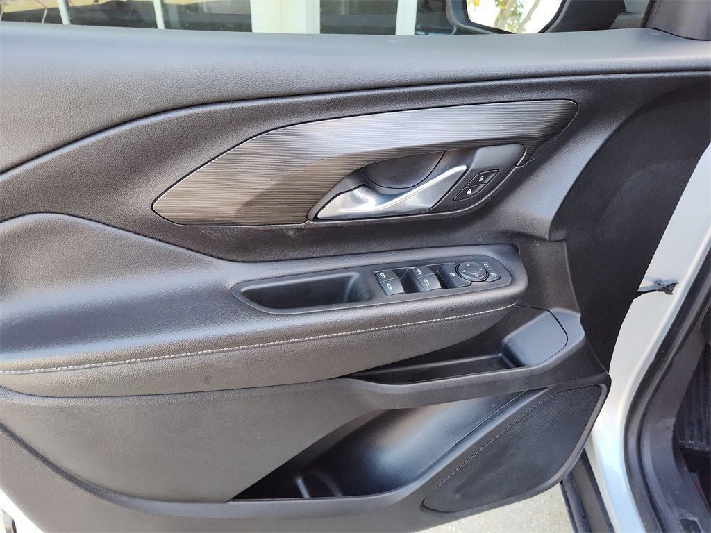 Used 2022 GMC Terrain SLE image 20