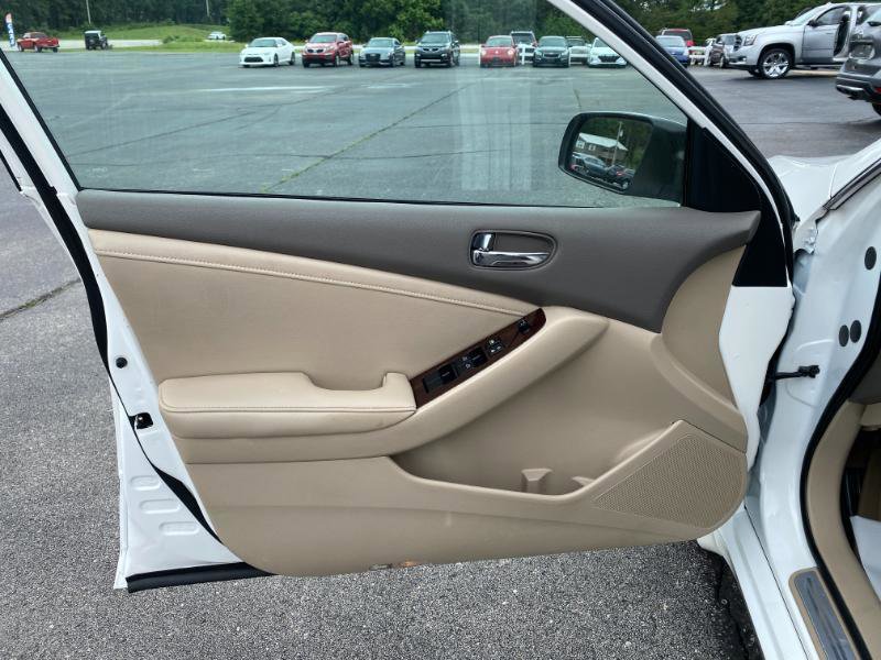 Used 2012 Nissan Altima 2.5 SL w/ 2.5SL Pkg FWD image 12