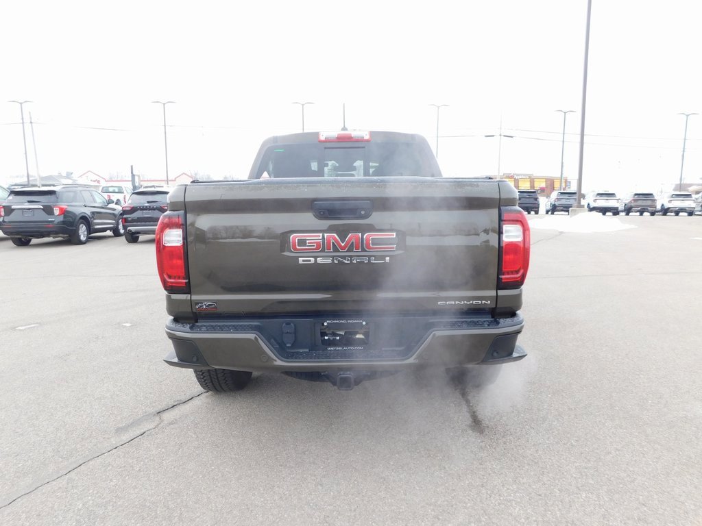 Used 2024 GMC Canyon Denali image 4