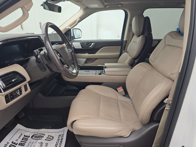 Used 2023 Lincoln Navigator L Reserve image 9