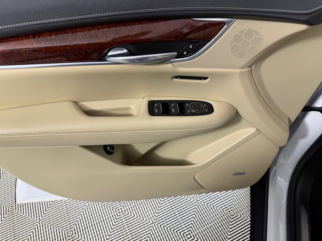 Used 2019 Cadillac XT5 Premium Luxury w/ LPO, Radiant Package image 10