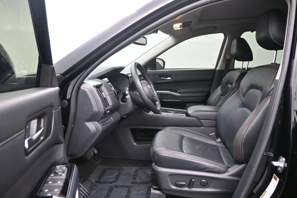 Used 2022 Nissan Pathfinder SL w/ SL Premium Package FWD image 13