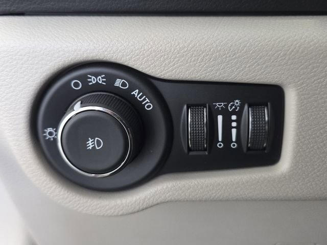 Used 2017 Chrysler Pacifica Touring-L Plus image 26