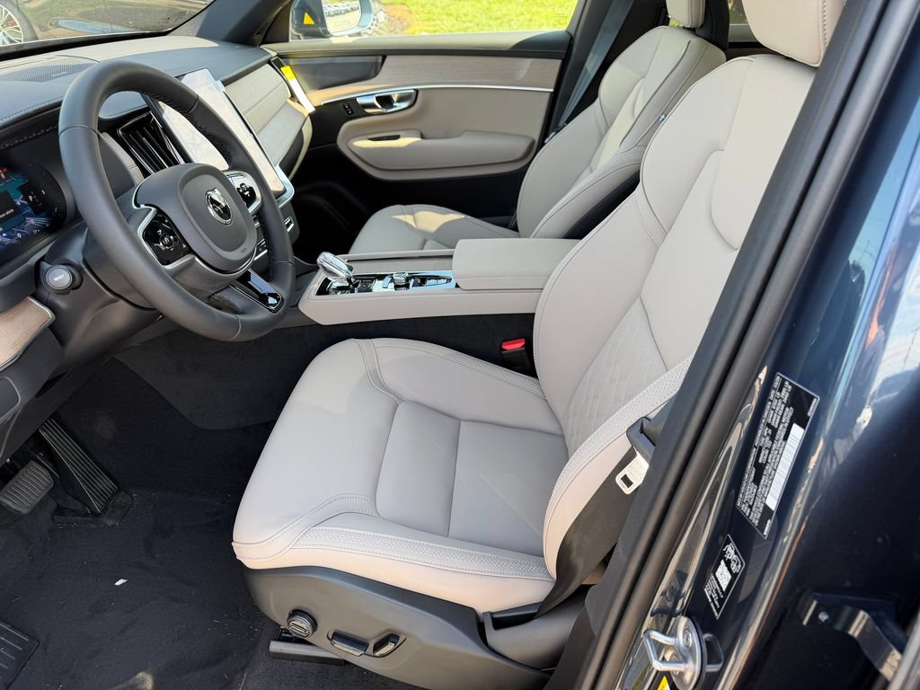 New 2026 Volvo XC90 B6 Plus w/ Protection Package Premier AWD/4WD image 17