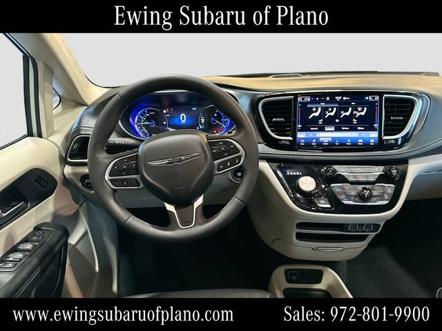 Used 2024 Chrysler Pacifica Limited FWD image 23