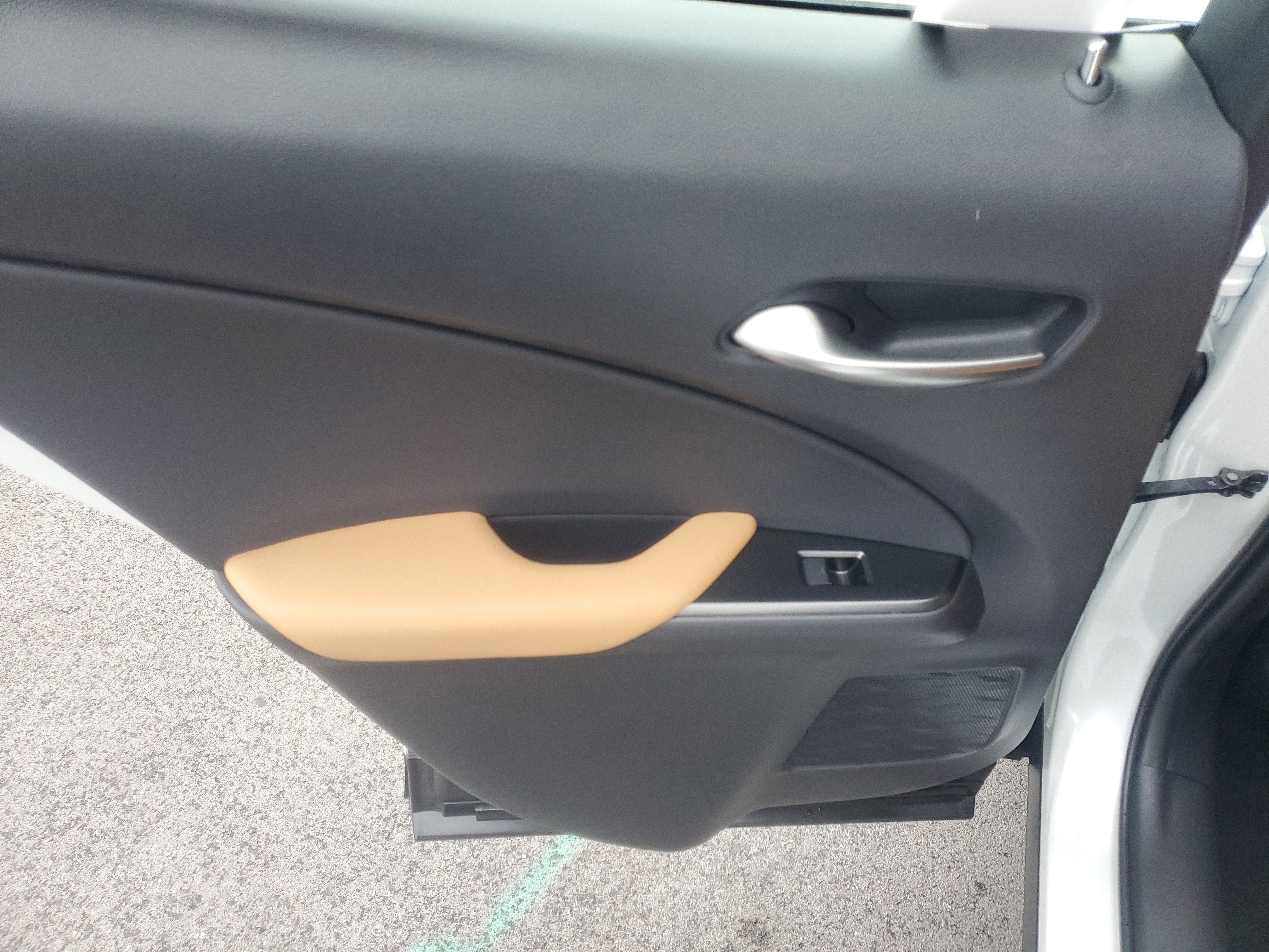 Used 2025 Lexus UX 300h FWD image 14