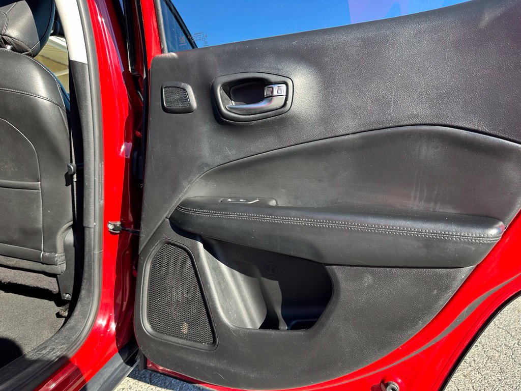 Used 2019 Jeep Compass Latitude FWD image 20