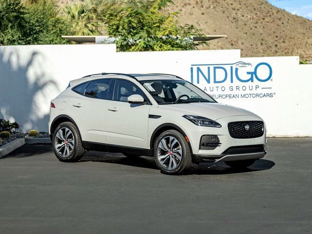Used 2022 Jaguar E-PACE SE image 4