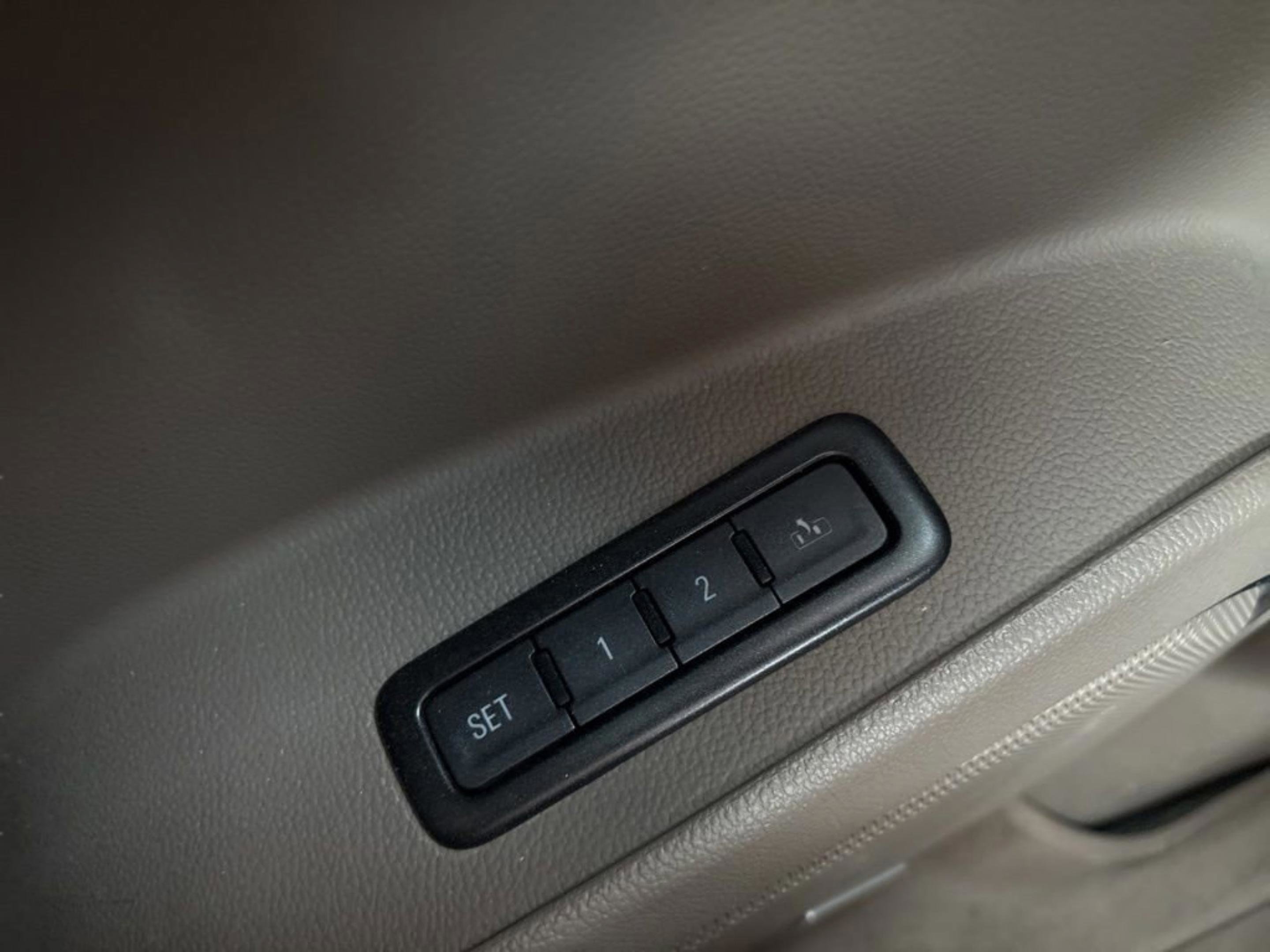 Used 2017 Chevrolet Tahoe Premier AWD/4WD image 22