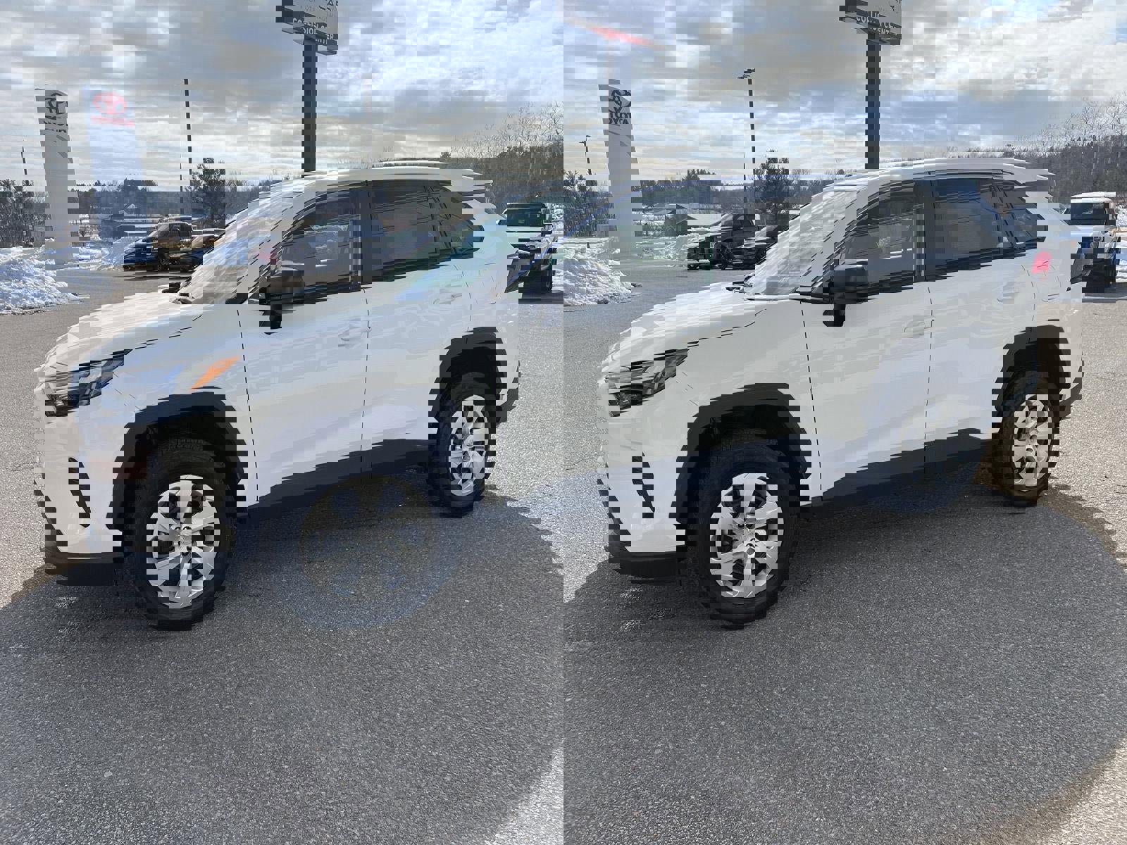 Used 2025 Toyota RAV4 LE image 6
