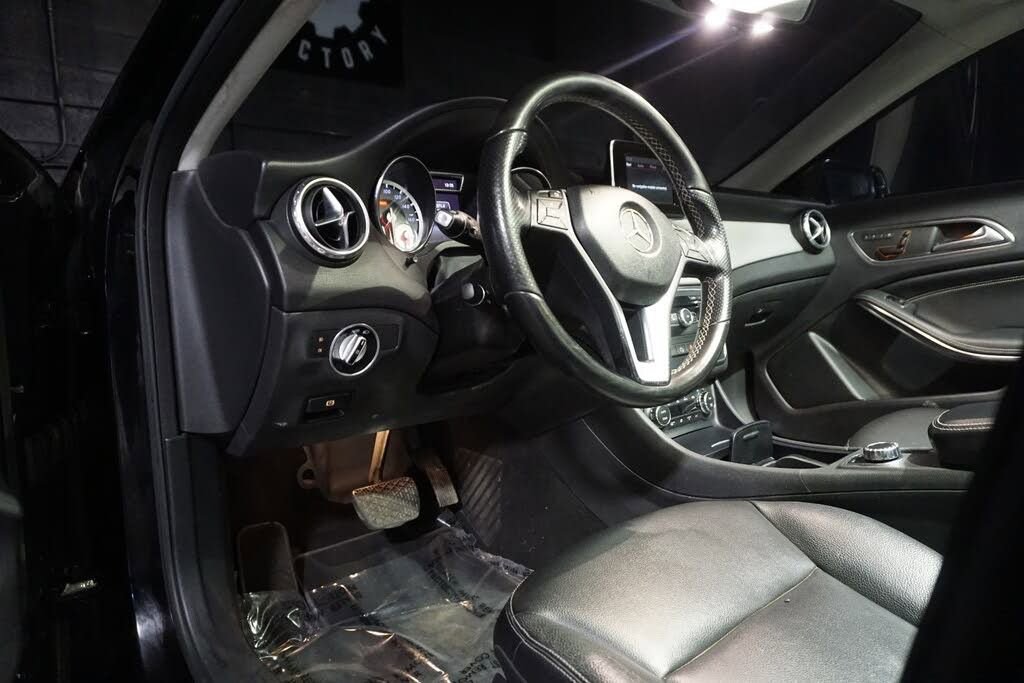 Used 2015 Mercedes-Benz GLA 250 4MATIC image 19