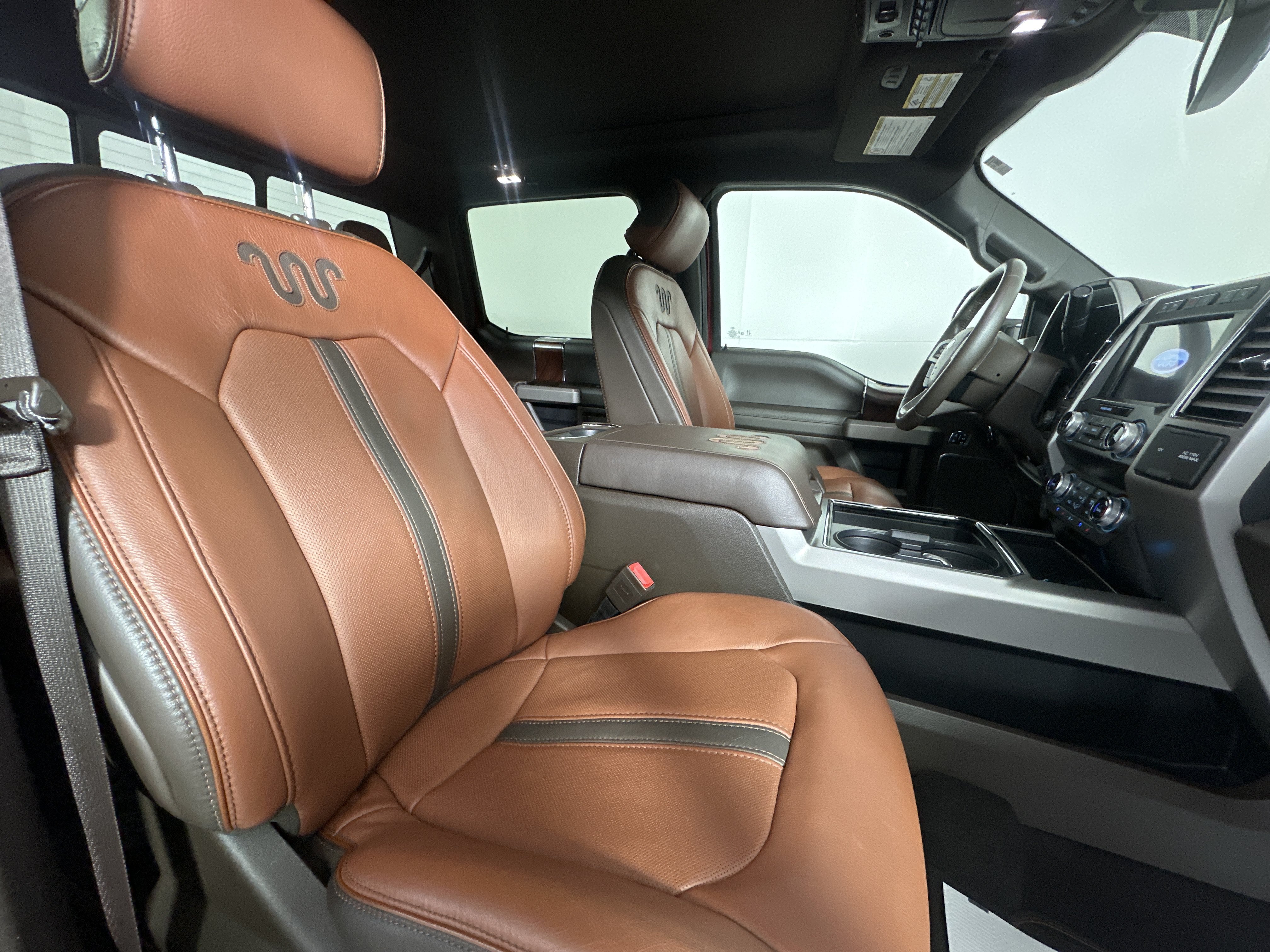 Used 2020 Ford F350 King Ranch w/ King Ranch Ultimate Package AWD/4WD image 27