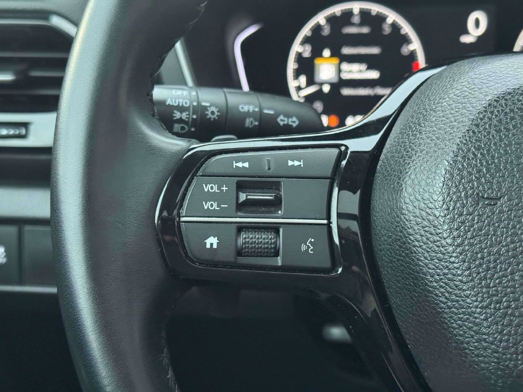 Used 2023 Honda Pilot Touring image 25