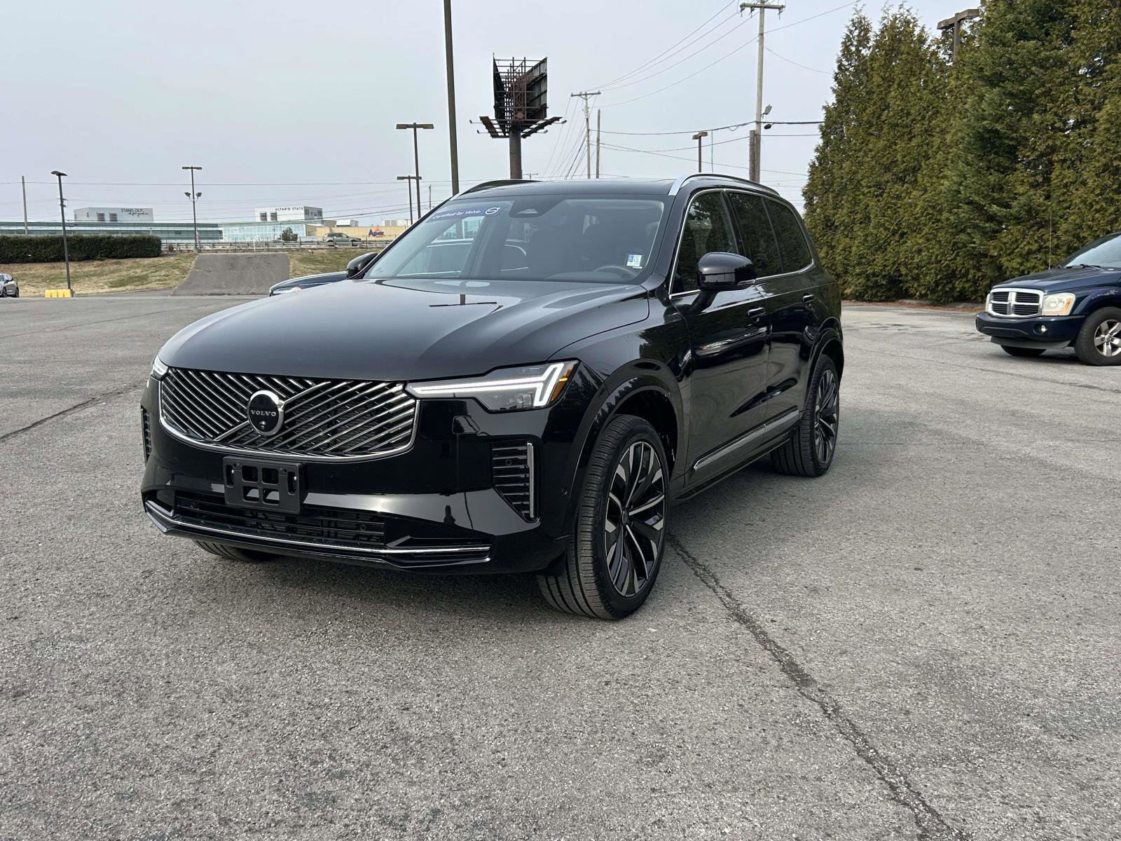 Certified 2025 Volvo XC90 B5 Plus image 7