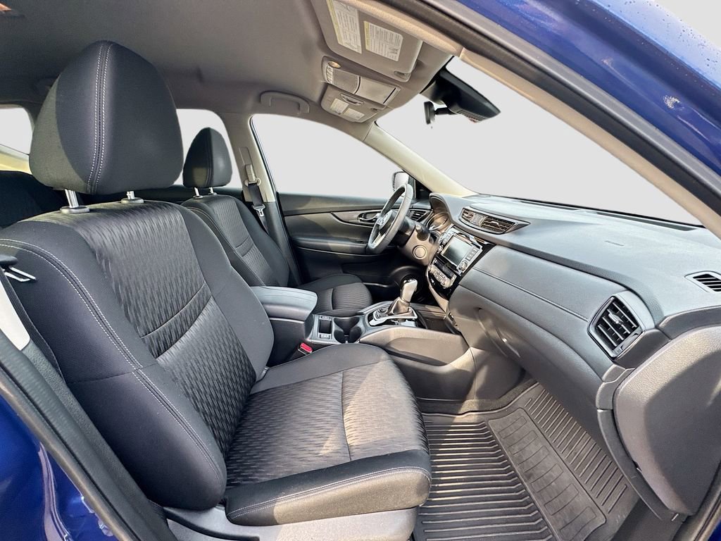 Used 2020 Nissan Rogue SV image 22