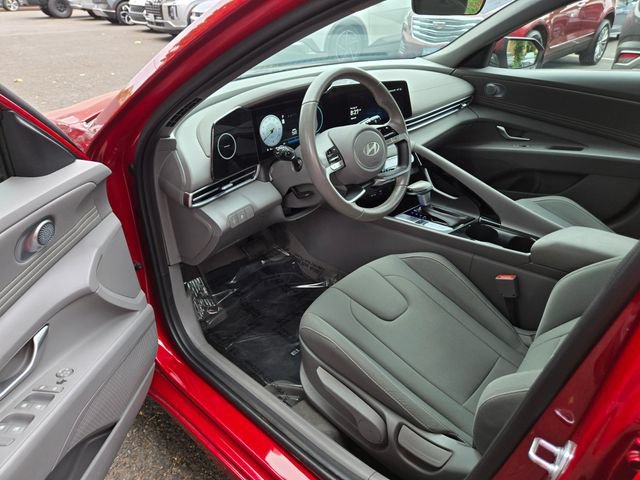 Certified 2025 Hyundai Elantra SEL FWD image 19