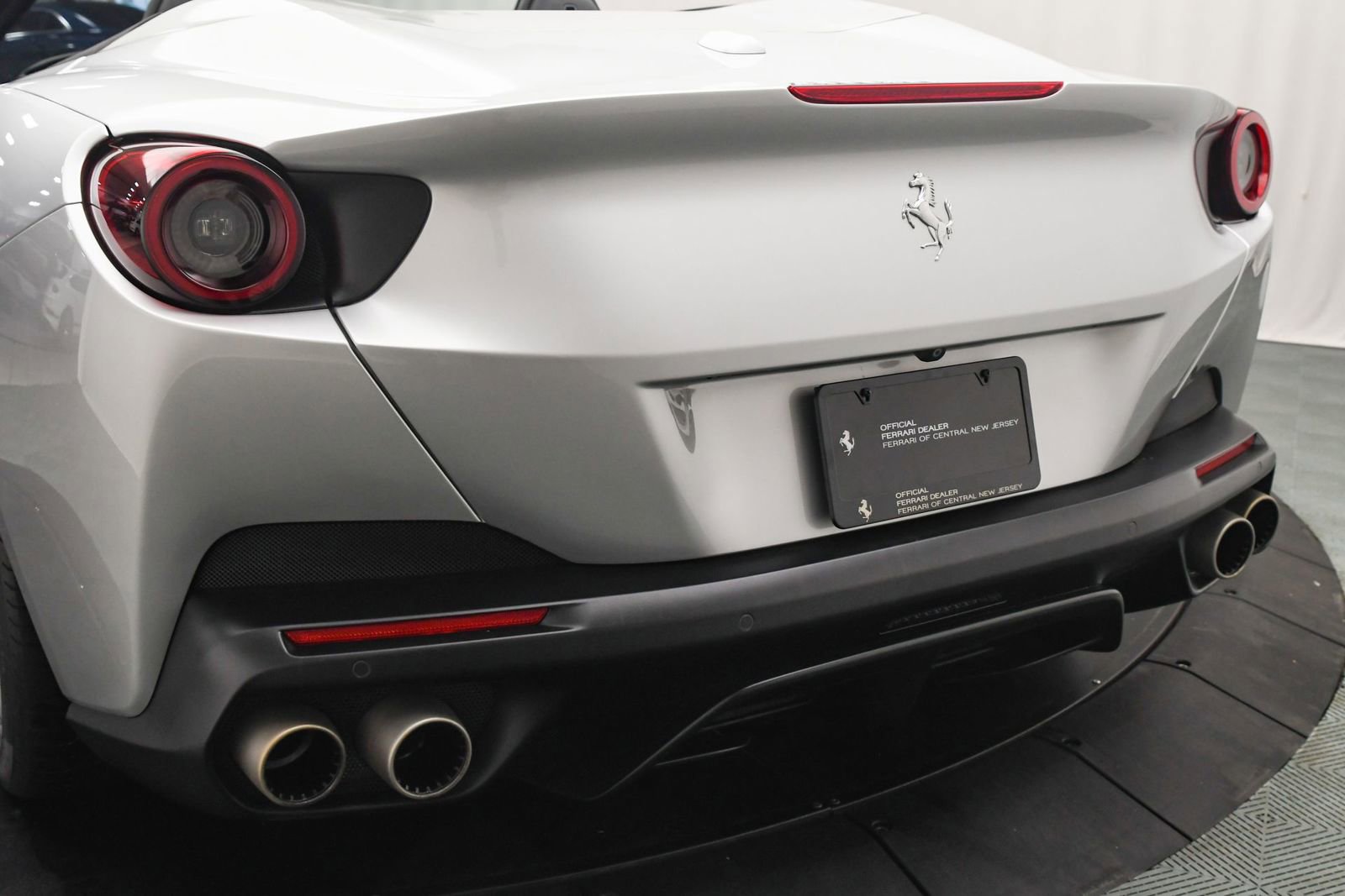 Used 2019 Ferrari Portofino image 22