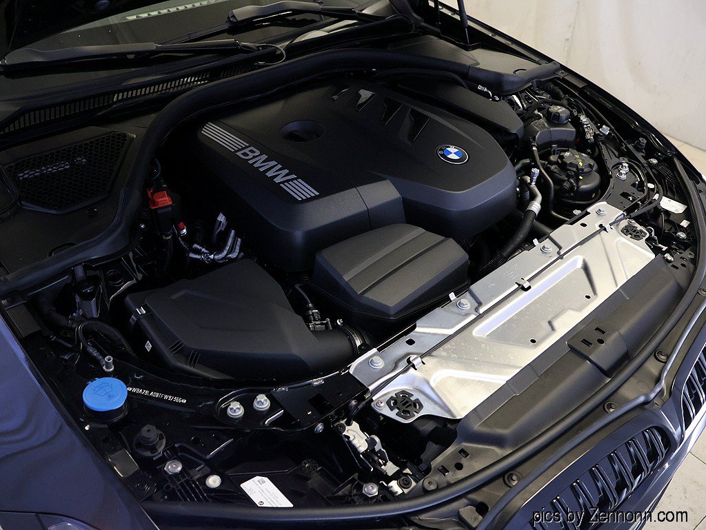 Certified 2026 BMW 330i xDrive Sedan w/ M Sport Package AWD/4WD image 36