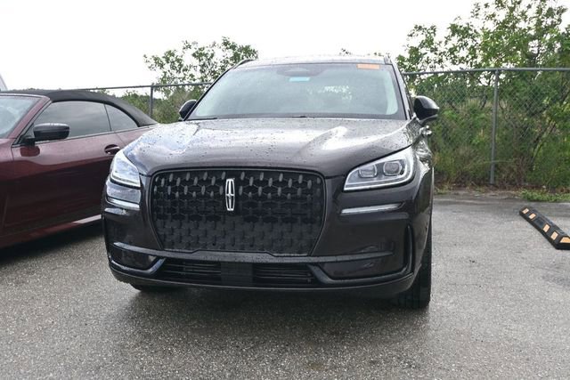 Used 2023 Lincoln Corsair Reserve w/ Equipment Group 201A FWD image 4