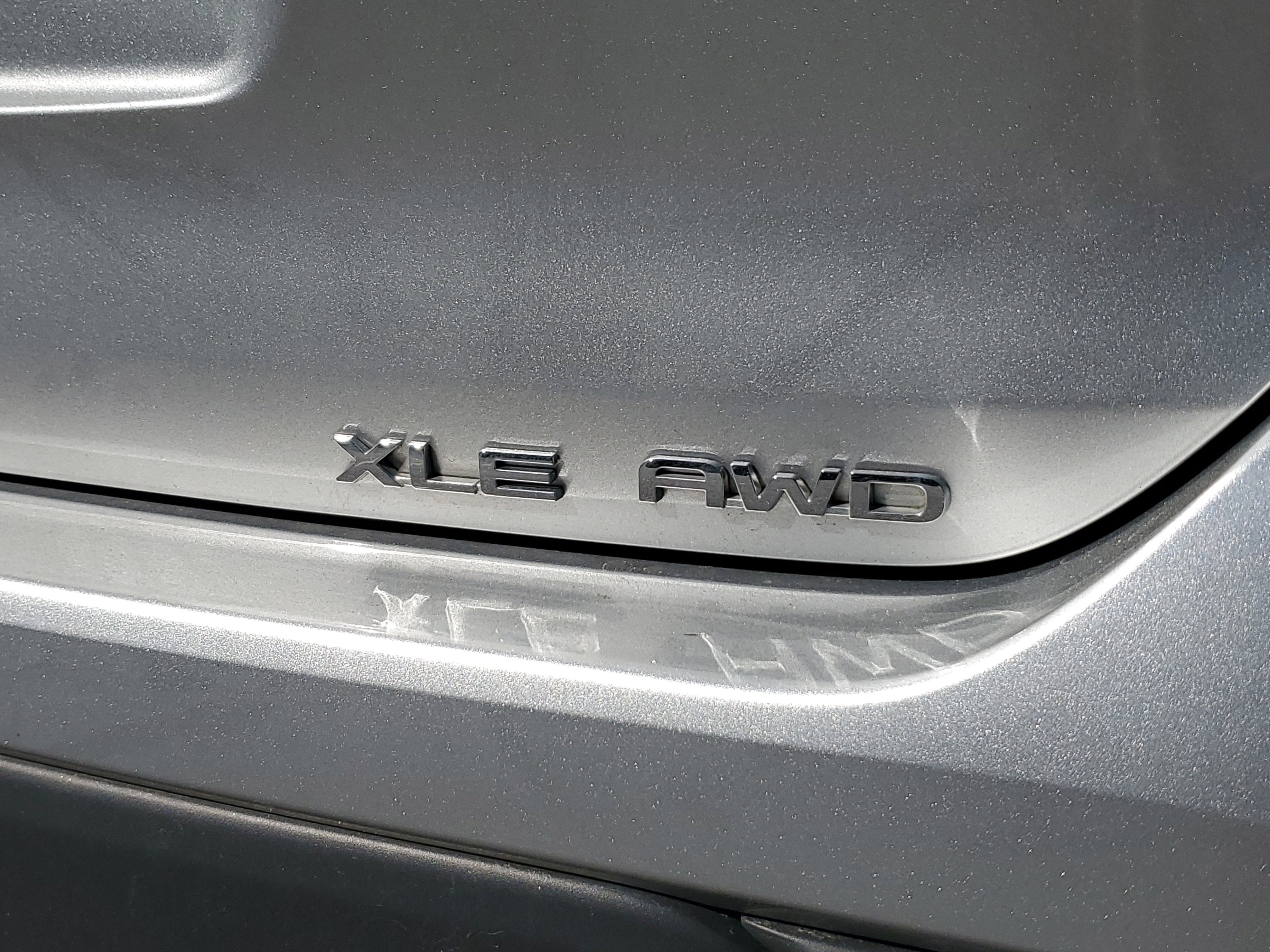 Used 2024 Toyota Highlander XLE image 10