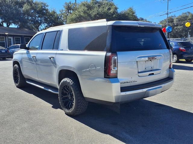 Used 2017 GMC Yukon XL SLE w/ SLE Value Package image 5