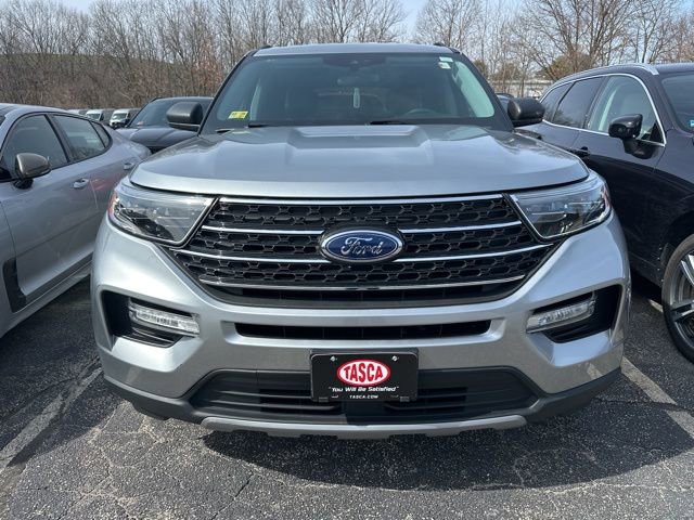 Used 2024 Ford Explorer XLT w/ Equipment Group 202A image 2