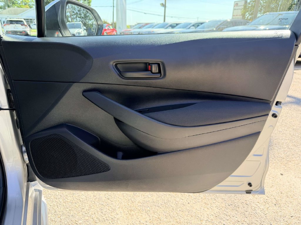 Certified 2025 Toyota Corolla LE FWD image 11