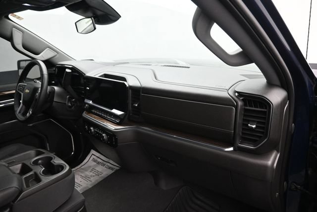 Used 2023 Chevrolet Silverado 1500 LT AWD/4WD image 8