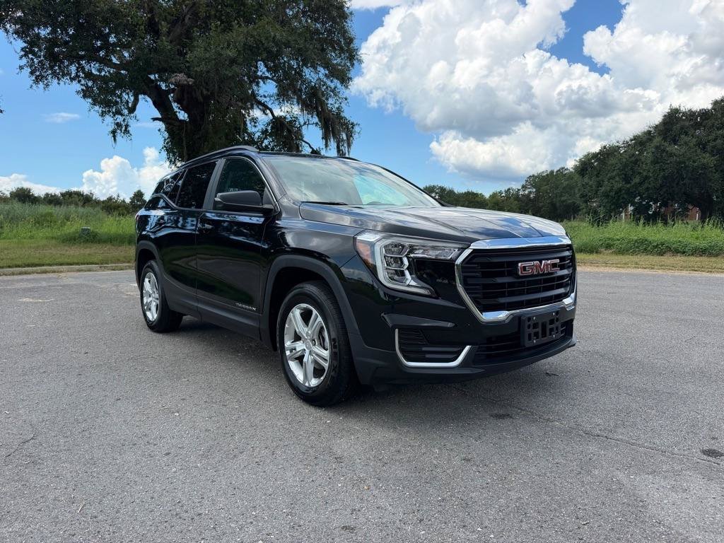 Used 2022 GMC Terrain SLE w/ Driver Convenience Package AWD/4WD image 8