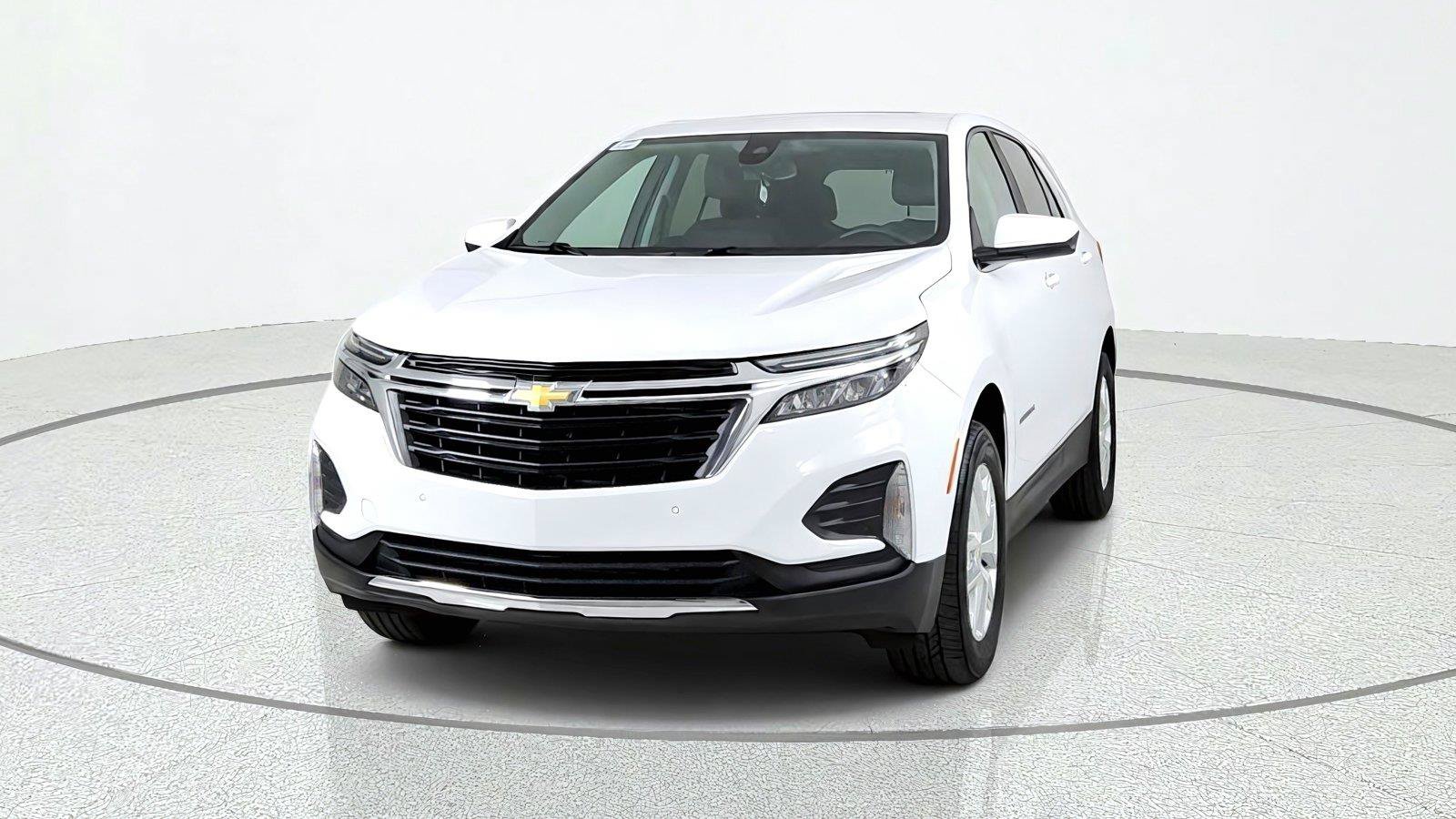 Used 2023 Chevrolet Equinox LT AWD/4WD image 2