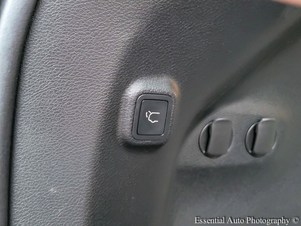 Used 2019 Jeep Cherokee Limited image 29