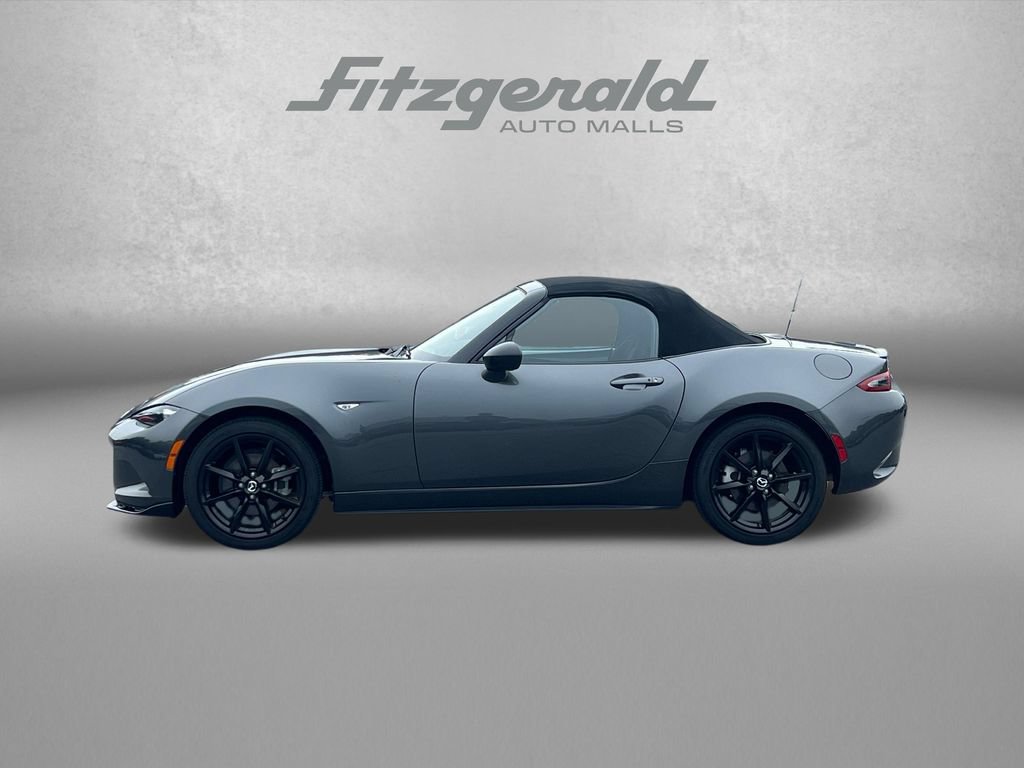 Used 2021 MAZDA MX-5 Miata Club RWD image 5