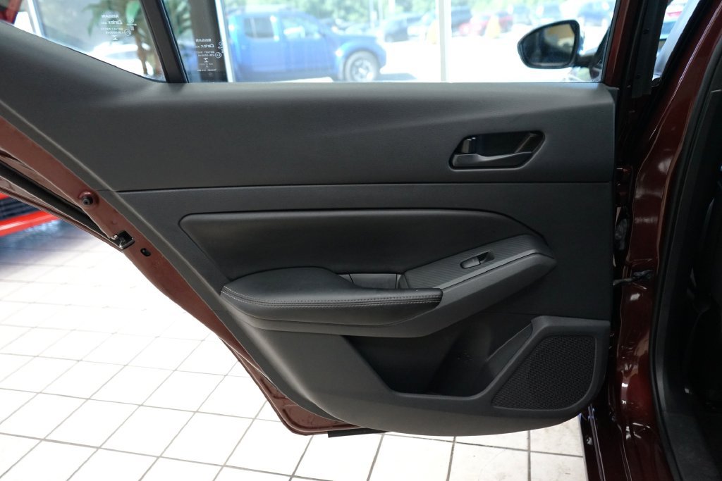 Used 2024 Nissan Altima 2.5 SV FWD image 43