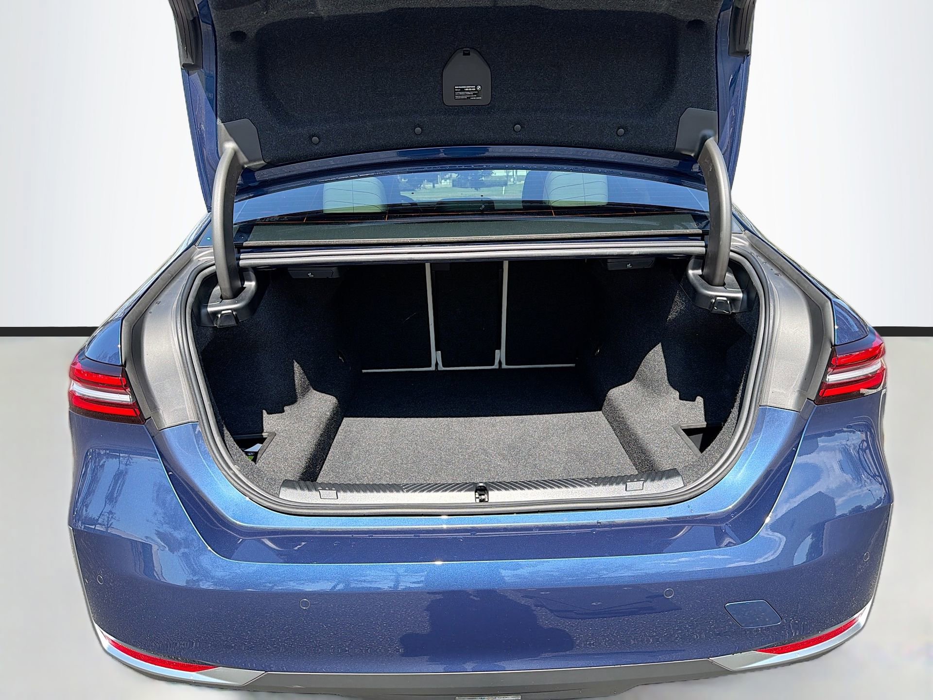 Used 2025 BMW 530i 530i w/ M Sport Package image 13